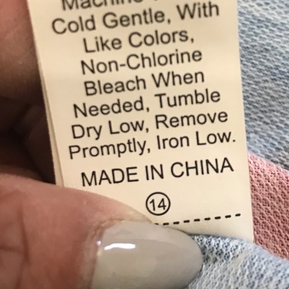 Emery Rose XL Art Tee 🎨 - Picture 6 of 6